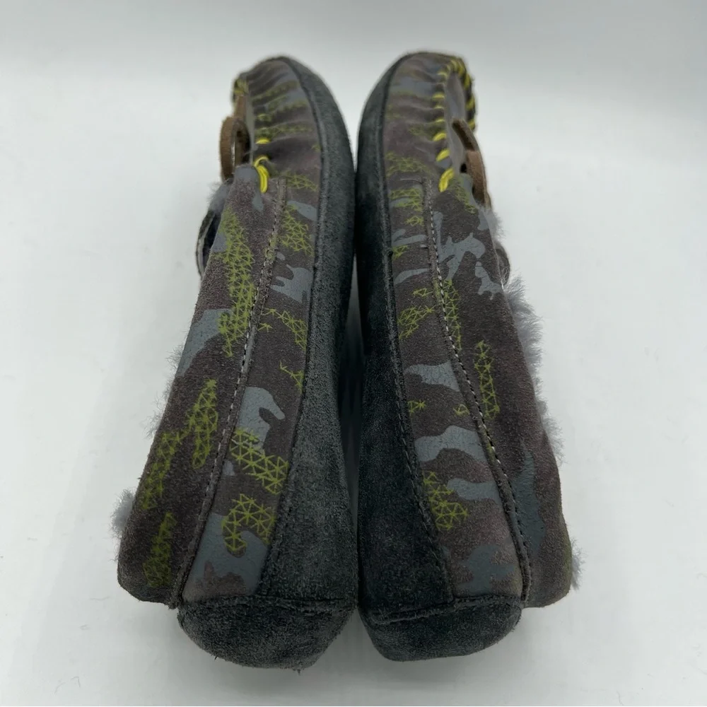 LL Bean Wicked Good Moccasins Slippers Shoes Childs Boys Size 4 Blue Camo EUC